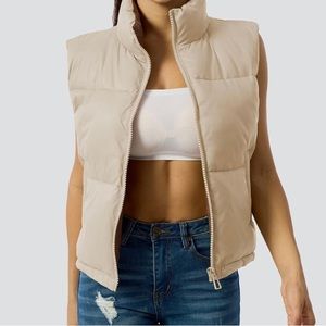 Women’s cropped puffer vest NWOT